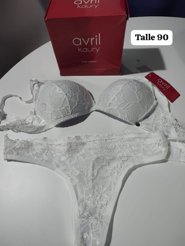 Conjunto Blanco Avril Kaury