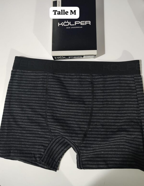 boxer con rallas negras